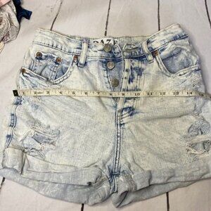 Daze Denim Button-Up Shorts Size 25 StyleD4002VOT-PTC